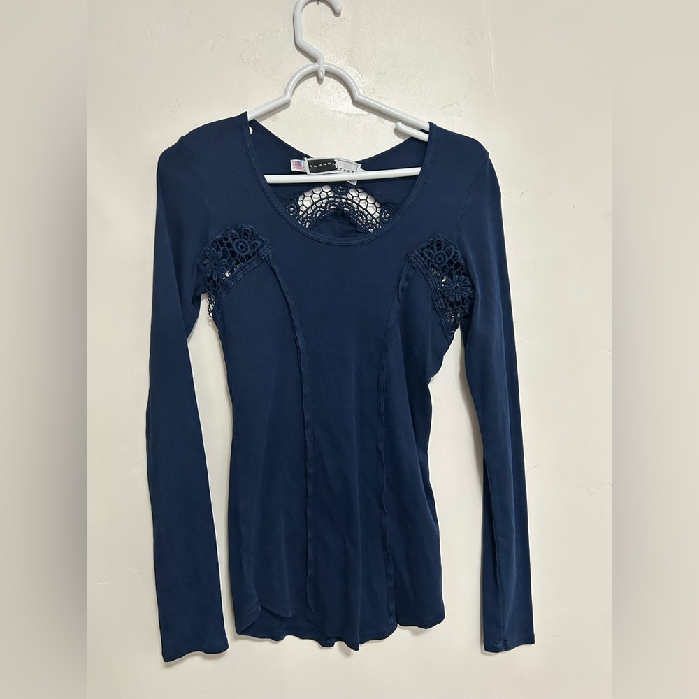 Rhonda‎ Stark long sleeve lace navy top size large